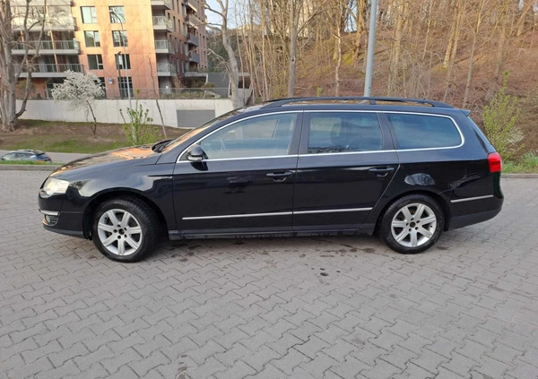 Volkswagen Passat cena 18000 przebieg: 305000, rok produkcji 2008 z Gdynia małe 37